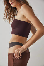 Bild in den Galerie-Viewer laden, Sandra Essential Tanga - Schwarz