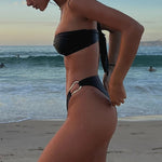 Bild in den Galerie-Viewer laden, Kaia Bandeau-Bikini- und Tanga-Set
